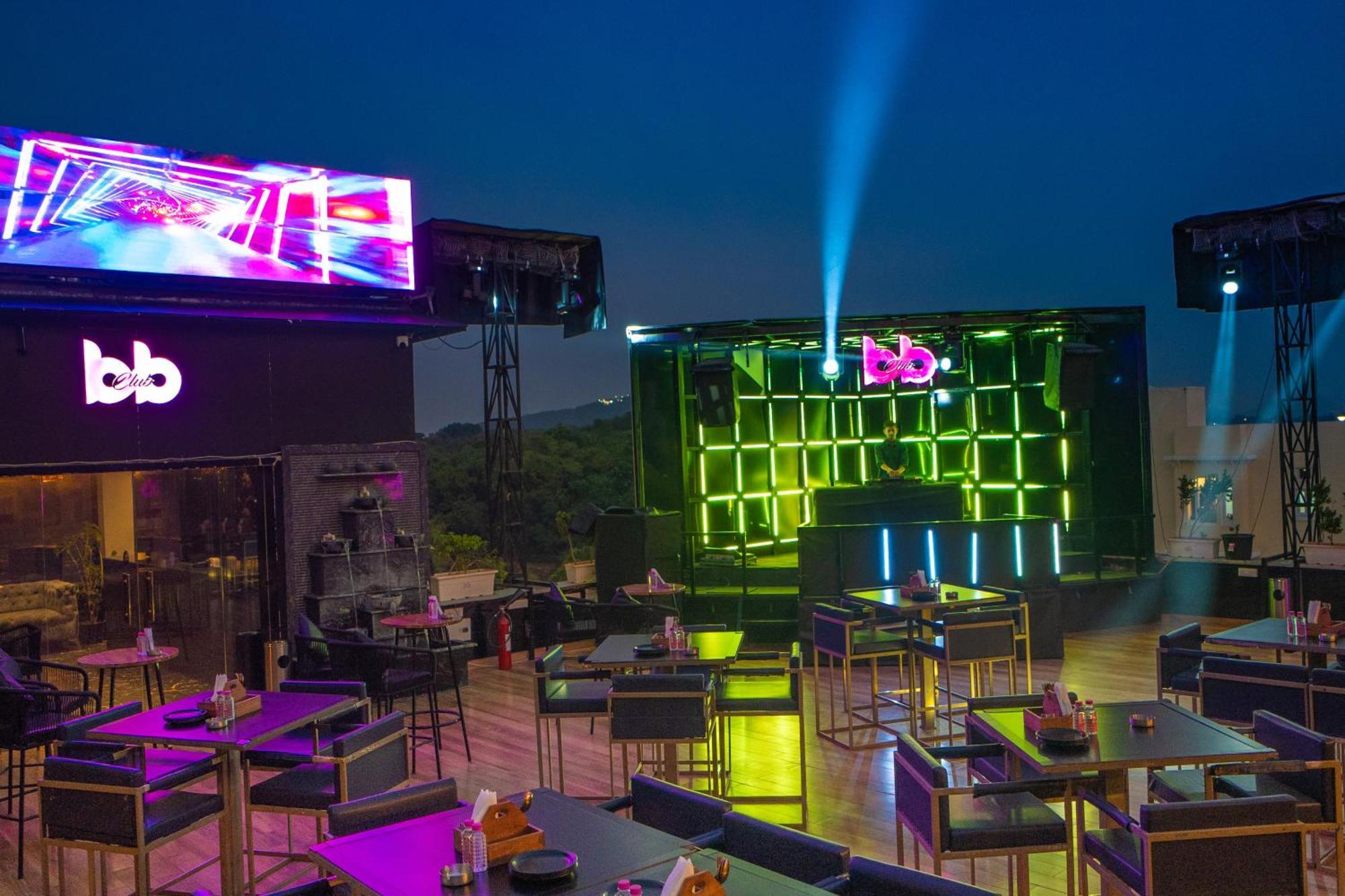 Hotel The Courtyard - Beyond Bar & Club Udajpur Zewnętrze zdjęcie