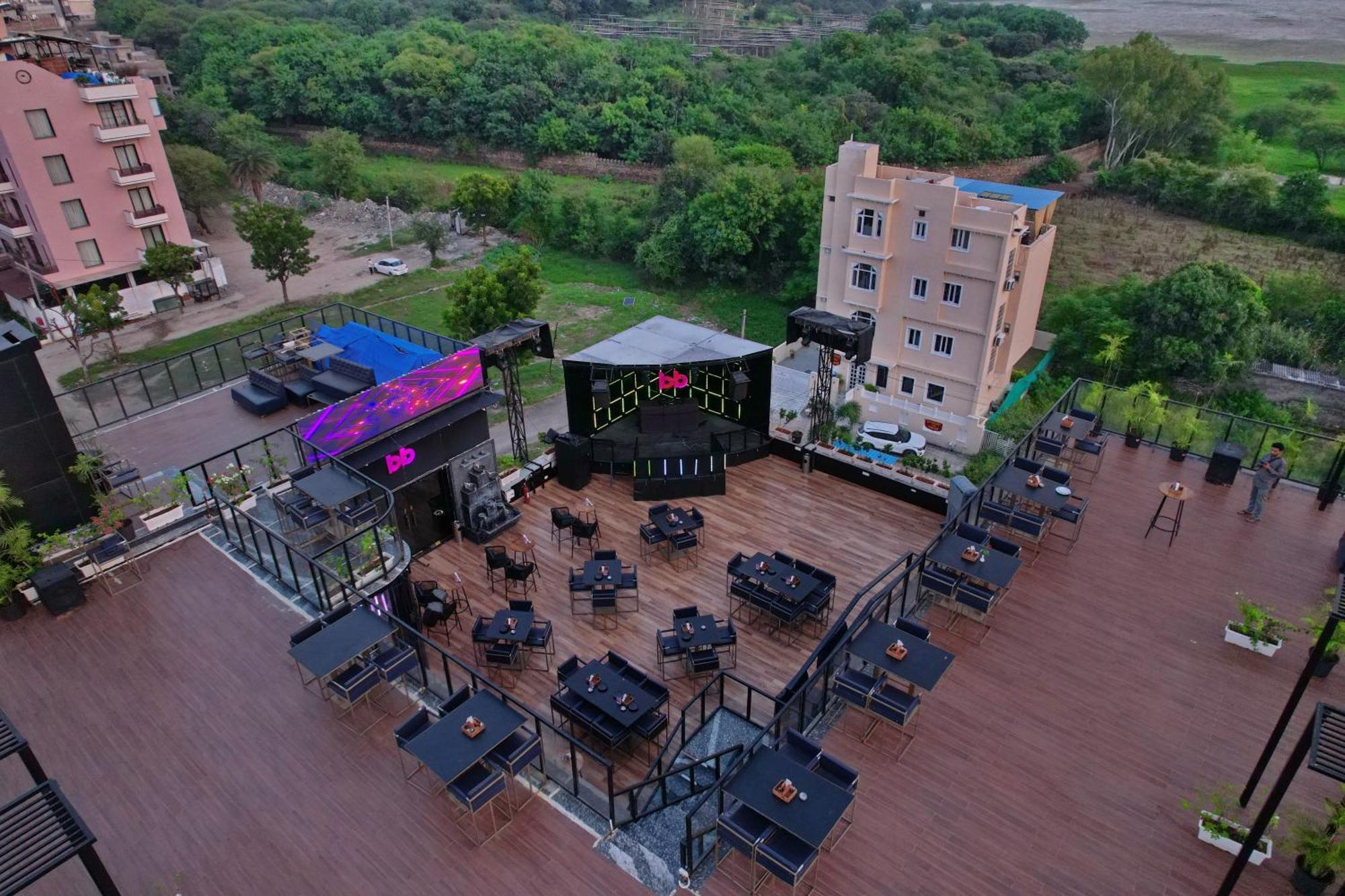 Hotel The Courtyard - Beyond Bar & Club Udajpur Zewnętrze zdjęcie